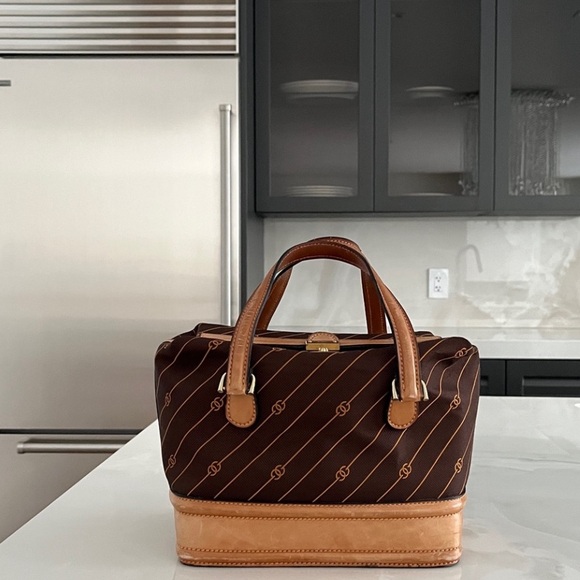 Gucci Bag Gucci GG Bag Gucci Vanity Trunk Gucci Cosmetic Bag Gucci Bag. - Picture 1 of 17